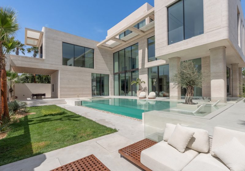 Villa Verve, Al Wasl, Jumeirah — Garden and pool